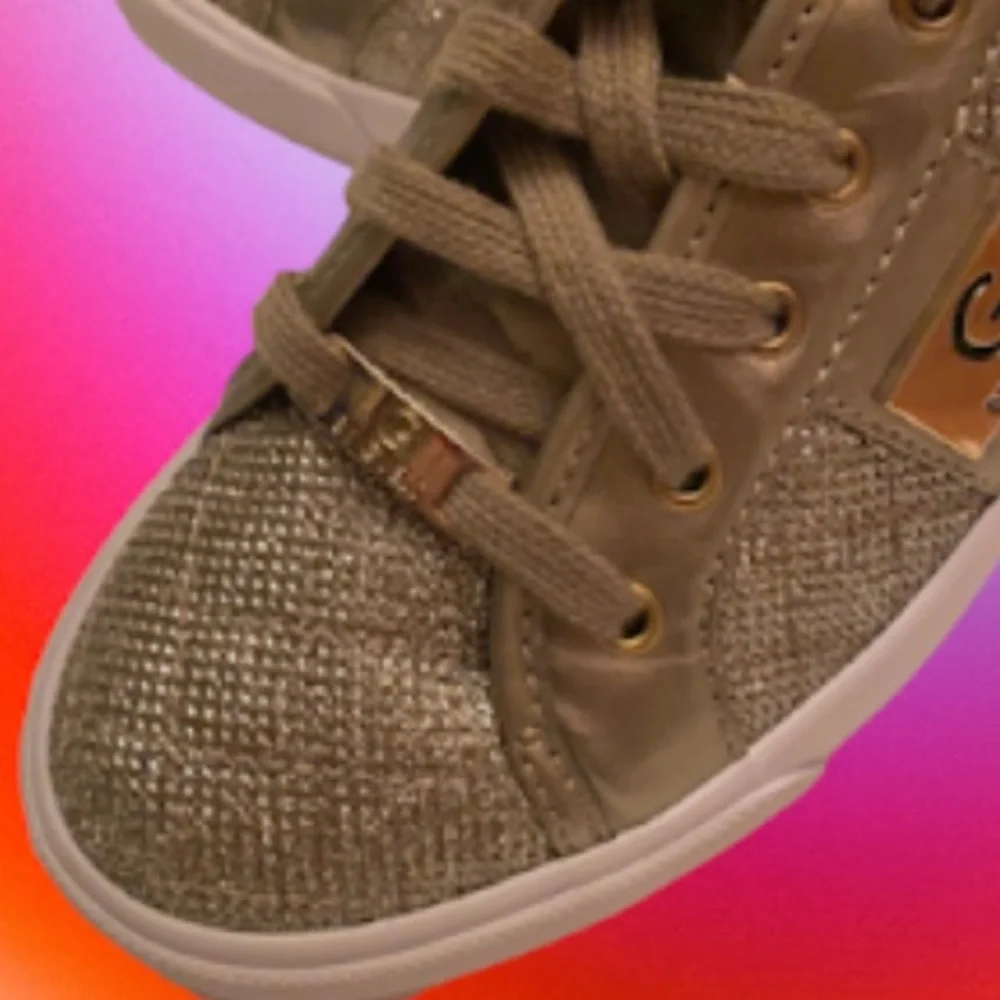G BY GUESS LACE UP GOLD QUILTED SNEAKERS GGBACKERS3 Metallic ⭐️⭐️⭐️⭐️⭐️
